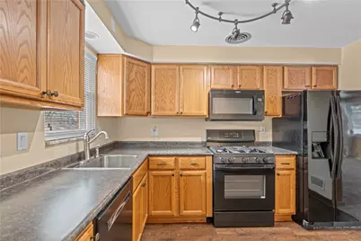 1251 Blue Jay Dr, Scott Township, PA 15243 - Photo 9