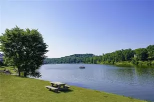 1041 Lakeside Dr, McDonald, PA 15057 - Photo 5