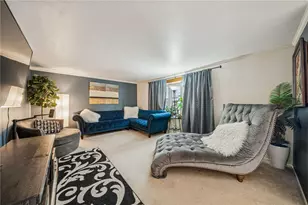 208 Crescent Garden Dr, Pittsburgh, PA 15235 - Photo 9