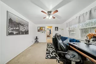 208 Crescent Garden Dr, Pittsburgh, PA 15235 - Photo 17