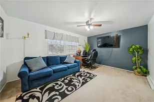 208 Crescent Garden Dr, Pittsburgh, PA 15235 - Photo 15