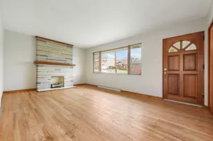 357 Christine Dr, Aliquippa, PA 15001 - Photo 3