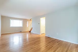 1025 Catherine Dr, Conway, PA 15027 - Photo 3