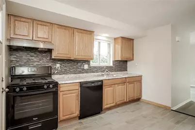 247 Golden Gate Dr, Pittsburgh, PA 15147 - Photo 7