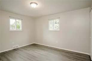 247 Golden Gate Dr, Pittsburgh, PA 15147 - Photo 13