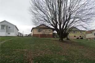 132 Armour St, Centerville, PA 15358 - Photo 9