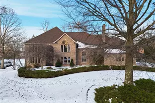 2155 S Villa Dr, Hampton, PA 15044 - Photo 1