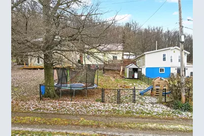 3308 N 32nd Ave, Pulaski Township, PA 15066 - Photo 5