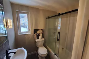 728 Mayville Ave, Pittsburgh, PA 15226 - Photo 9