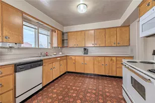 1285 Scenic Dr, Latrobe, PA 15650 - Photo 9