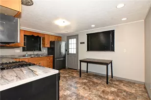 37 Overhill Dr, Monessen, PA 15062 - Photo 7