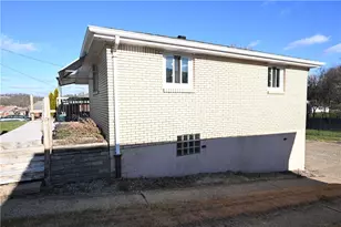 37 Overhill Dr, Monessen, PA 15062 - Photo 21