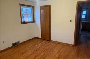 1020 Poe St, Vandergrift, PA 15690 - Photo 5