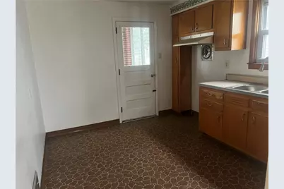 1020 Poe St, Vandergrift, PA 15690 - Photo 7