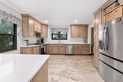 1012 Forsythe Rd, Carnegie, PA 15106 - Photo 5