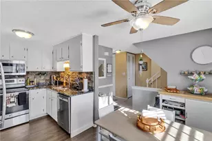 4B Springwood Sq, Springdale Township, PA 15049 - Photo 9