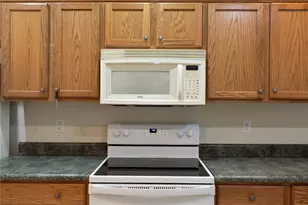 1153 Cobblestone Ln, Adams Township, PA 16059 - Photo 5