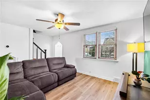 557 Hillcrest Ave, Stowe Township, PA 15136 - Photo 5