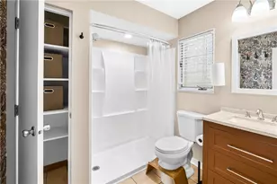 557 Hillcrest Ave, Stowe Township, PA 15136 - Photo 15