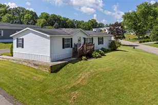 811 Maple Ct, Cranberry Township, PA 16066 - Photo 1