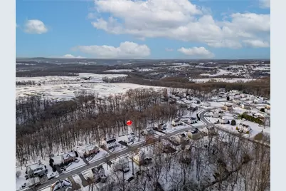 186 Bayberry Ln, Cranberry Township, PA 16066 - Photo 3