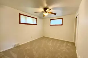 86 Thorncrest Dr, Kennedy Township, PA 15136 - Photo 9