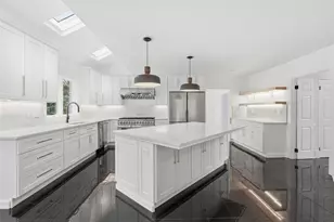 2154 S Villa Dr, Hampton, PA 15044 - Photo 9