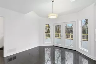 2154 S Villa Dr, Hampton, PA 15044 - Photo 13