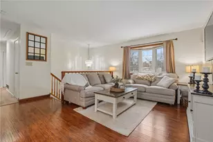 576 Joan St, Cranberry Township, PA 16066 - Photo 3