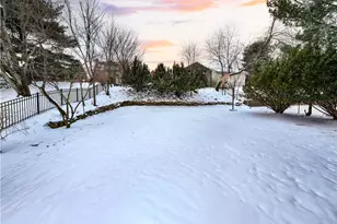 174 Main Entrance Dr, Pittsburgh, PA 15228 - Photo 3