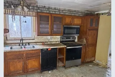 161 Alcan Dr, Pittsburgh, PA 15239 - Photo 5