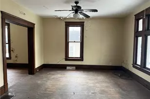 10 W Miller St, New Castle, PA 16102 - Photo 3