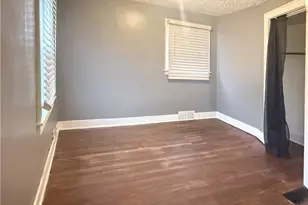 389 Webster St, Rochester, PA 15074 - Photo 11