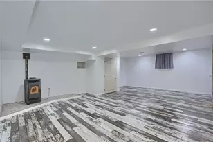 138 Crissinger, Hempfield Township, PA 15601 - Photo 19