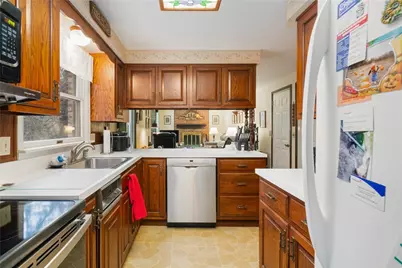 111 N Harleston Dr, Ross Twp, PA 15237 - Photo 9