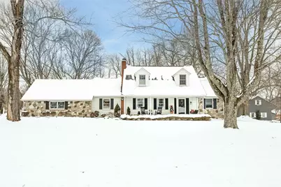 252 Leawood Dr, Neshannock Township, PA 16105 - Photo 1