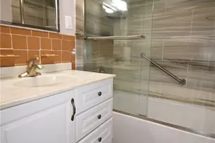 912 Country Club Dr, Pittsburgh, PA 15228 - Photo 21