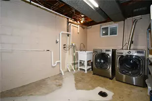 912 Country Club Dr, Pittsburgh, PA 15228 - Photo 25