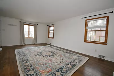 912 Country Club Dr, Pittsburgh, PA 15228 - Photo 11