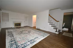 912 Country Club Dr, Pittsburgh, PA 15228 - Photo 9