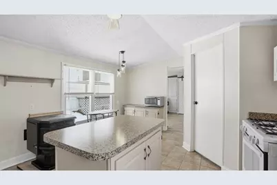 8015 Mercury Drive, Hopewell Township, PA 15001 - Photo 11