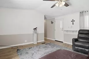 8015 Mercury Dr, Hopewell Township, PA 15001 - Photo 9