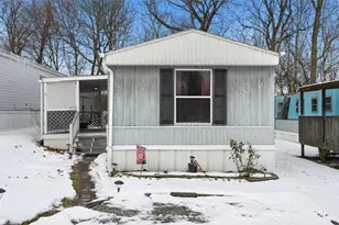 8015 Mercury Dr, Hopewell Township, PA 15001 - Photo 3