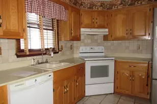 13 Meadow Dr, Greensburg, PA 15601 - Photo 7