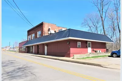 521 Wampum Ave #8, Ellwood City, PA 16117 - Photo 1