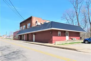 521 Wampum Ave, Ellwood City, PA 16117 - Photo 1