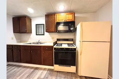 521 Wampum Ave #8, Ellwood City, PA 16117 - Photo 7