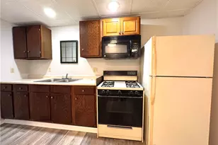 521 Wampum Ave, Ellwood City, PA 16117 - Photo 7