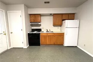 521 Wampum Ave, Ellwood City, PA 16117 - Photo 3