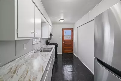 200 Moye Pl, Pittsburgh, PA 15210 - Photo 9